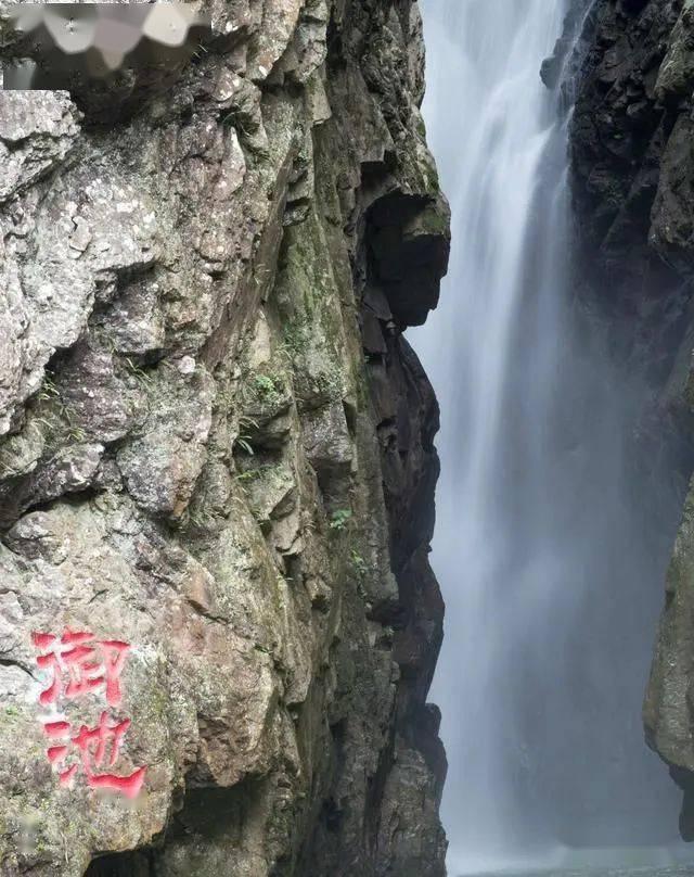 各位大佬帮我看一下这个女孩是怎样心思吧。他很少主动找我聊天的。之前她找过我借她600块钱？游戏画面